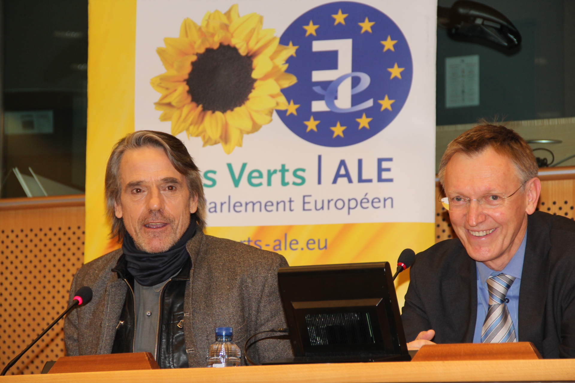 Prima conferință Zero Waste Europe la Parlamentul Europei: Actorul Jeremy Irons și comisarul de mediu Janez Potocnik susțin obiectivele Zero Waste