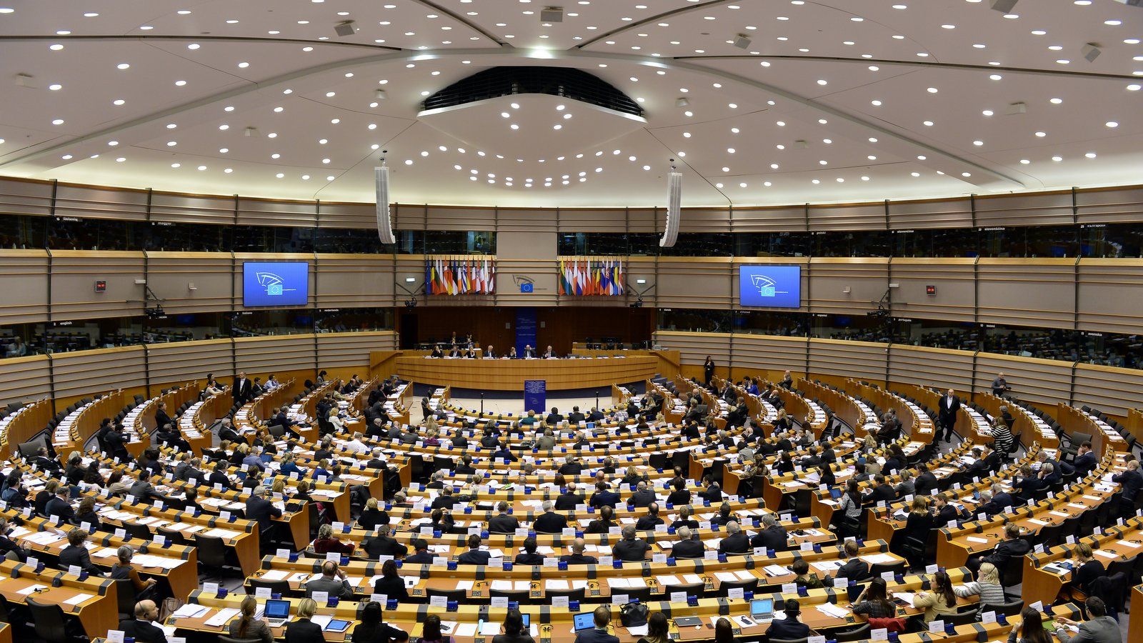 Comisia de mediu a PE votează eliminarea finanțărilor pentru incinerare